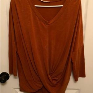 entro Front Twist Top